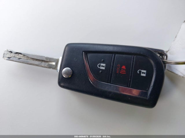 2T3G1RFV0PW387951 Toyota RAV4 LE