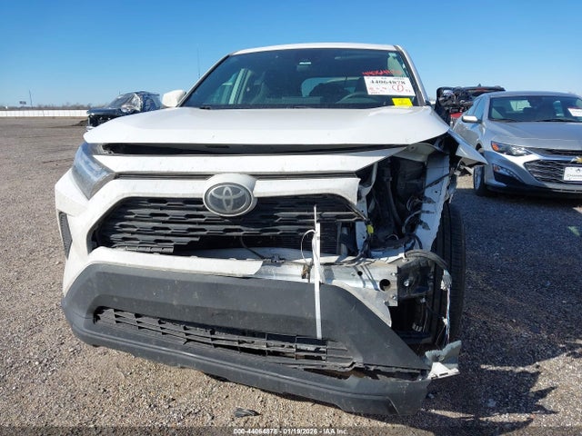 2T3G1RFV0PW387951 Toyota RAV4 LE