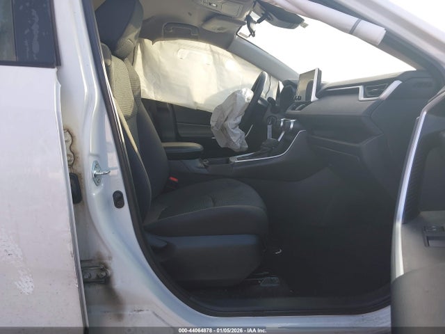 2T3G1RFV0PW387951 Toyota RAV4 LE