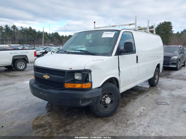 Chevrolet Express 2500 Work Van 2014 1GCWGFCA3E1130286 Image 2