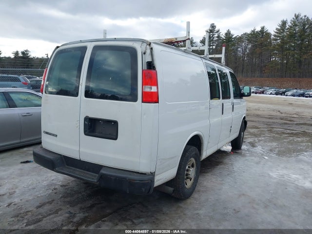 Chevrolet Express 2500 Work Van 2014 1GCWGFCA3E1130286 Image 4
