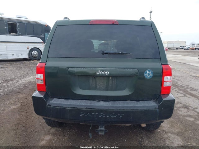 44064913 :رقم المزاد ، 1J4NT2GB3AD536820 vin ، 2010 Jeep Patriot Sport مزاد بيع