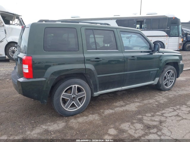 44064913 :رقم المزاد ، 1J4NT2GB3AD536820 vin ، 2010 Jeep Patriot Sport مزاد بيع