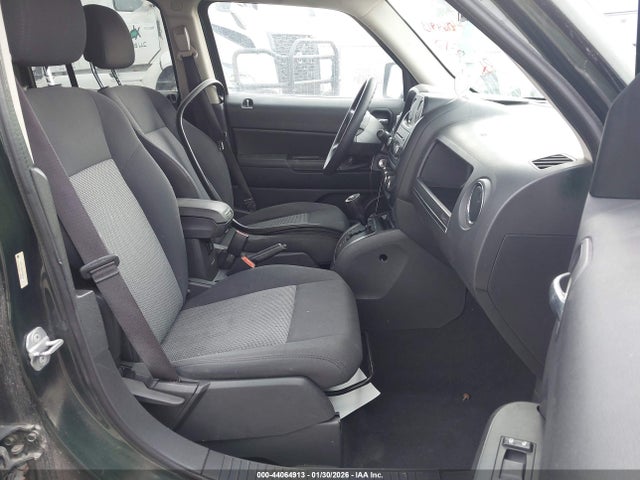 44064913 :رقم المزاد ، 1J4NT2GB3AD536820 vin ، 2010 Jeep Patriot Sport مزاد بيع