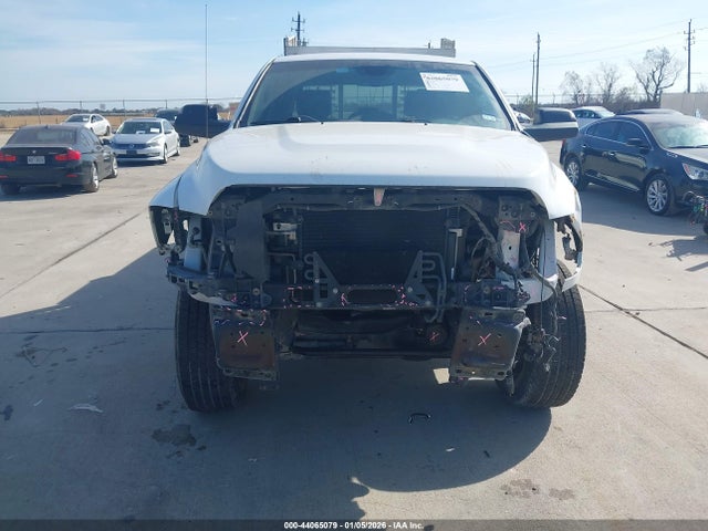 3C6UR5HJXJG332792 RAM 2500 Tradesman 4x4 8&#039; Box