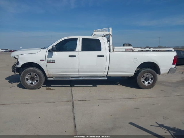 3C6UR5HJXJG332792 RAM 2500 Tradesman 4x4 8&#039; Box