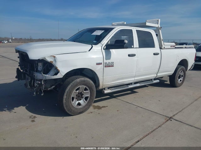 3C6UR5HJXJG332792 RAM 2500 Tradesman 4x4 8&#039; Box
