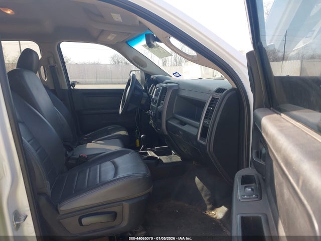 3C6UR5HJXJG332792 RAM 2500 Tradesman 4x4 8&#039; Box