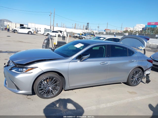 Lexus ES 300H 2025 58ADA1C10SU073569 Image 15