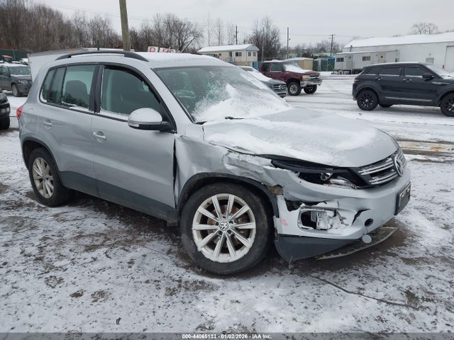 Продаж на аукціоні авто 2018 Volkswagen Tiguan Limited 2.0t, vin: WVGBV7AX4JK004195, номер лоту: 44065133