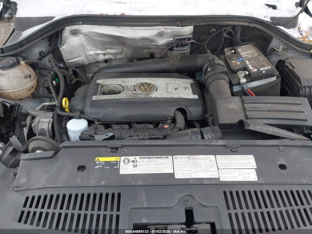 Продаж на аукціоні авто 2018 Volkswagen Tiguan Limited 2.0t, vin: WVGBV7AX4JK004195, номер лоту: 44065133
