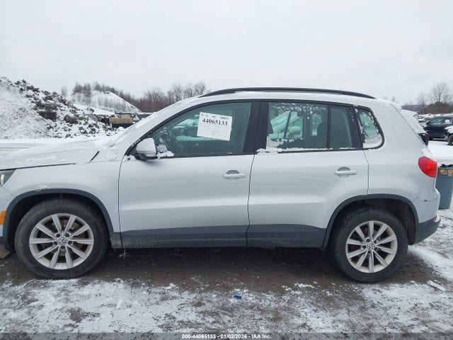 Продаж на аукціоні авто 2018 Volkswagen Tiguan Limited 2.0t, vin: WVGBV7AX4JK004195, номер лоту: 44065133