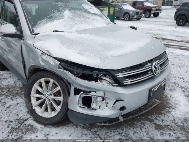 Продаж на аукціоні авто 2018 Volkswagen Tiguan Limited 2.0t, vin: WVGBV7AX4JK004195, номер лоту: 44065133