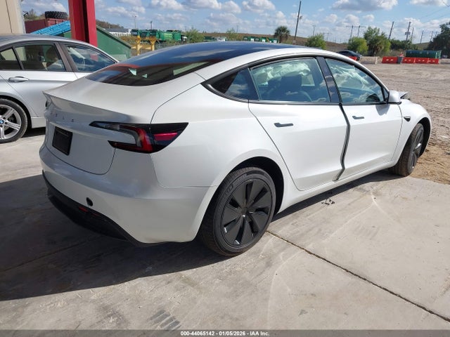 2025 TESLA MODEL 3 5YJ3E1EA1SF033535 Photo 3