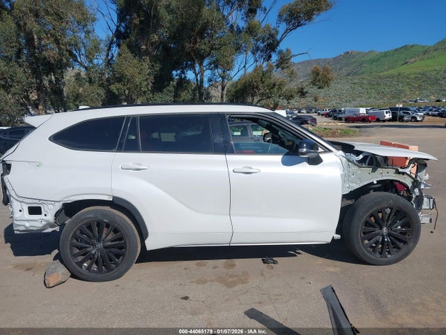 5TDKDRAHXRS529794 Toyota Highlander Xse