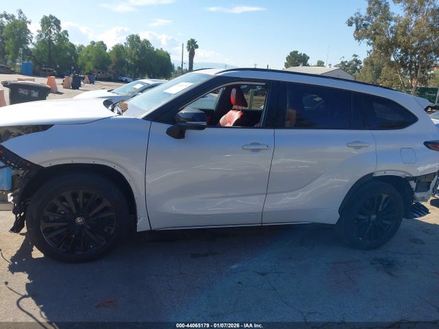 5TDKDRAHXRS529794 Toyota Highlander Xse