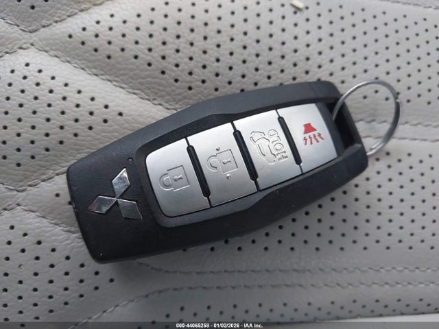 2025 MITSUBISHI OUTLANDER JA4J4WA84SZ022253 Photo 10