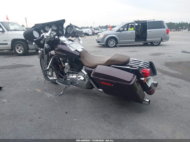 2007 HARLEY-DAVIDSON FLHX 1HD1KB4117Y632738 Photo 2