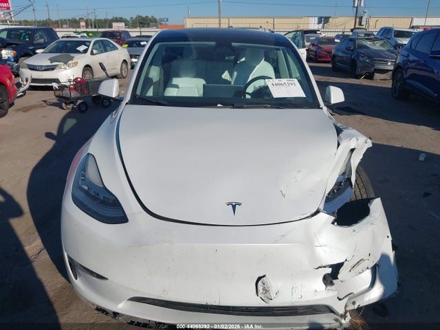 7SAYGAEE5NF381008 Tesla Model Y Long Range Dual Motor All-wheel Drive