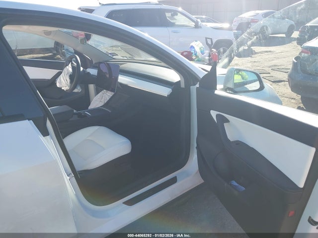 2022 TESLA MODEL Y 7SAYGAEE5NF381008 Photo 4