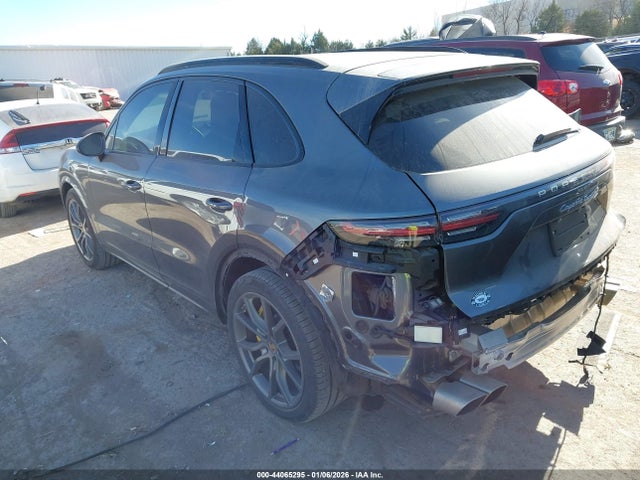 2019 PORSCHE CAYENNE WP1AF2AY5KDA80649 Photo 2