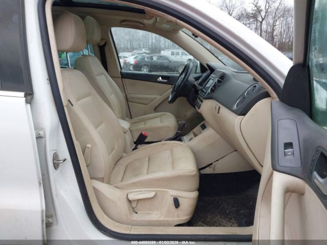 2016 VOLKSWAGEN TIGUAN WVGAV7AX8GW509217 Photo 4
