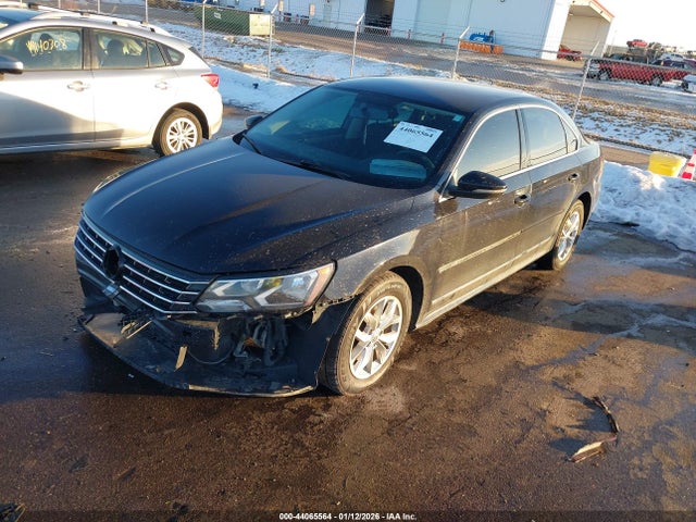 Volkswagen Passat 1.8t S 2017 1VWAT7A39HC075767 Image 2