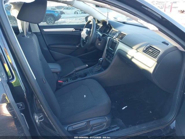 Volkswagen Passat 1.8t S 2017 1VWAT7A39HC075767 Image 5