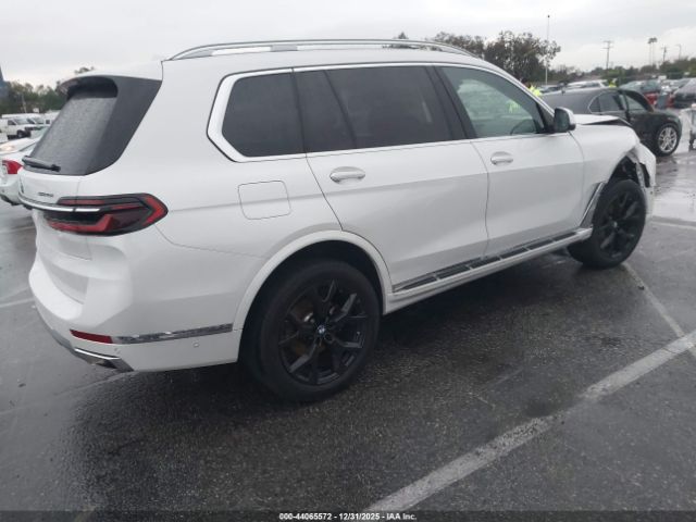 2025 BMW X7 5UX23EM01S9Z24399 Photo 3