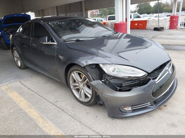 2016 TESLA MODEL S 5YJSA1E2XGF122396 Photo 0