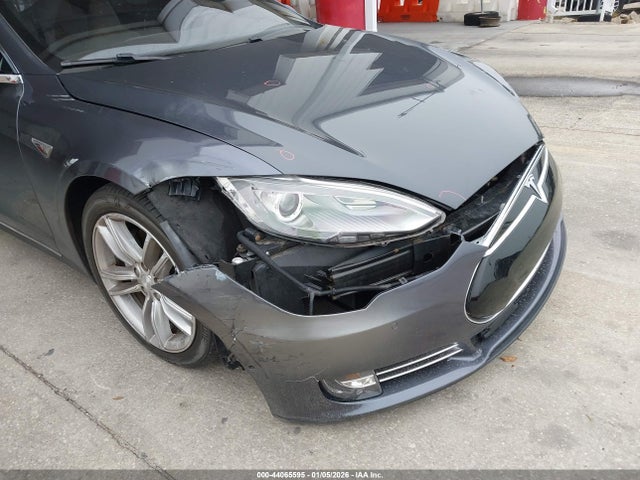 2016 TESLA MODEL S 5YJSA1E2XGF122396 Photo 5