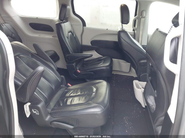 Продажа на аукционе авто 2022 Chrysler Pacifica Touring L, vin: 2C4RC1BG3NR233625, номер лота: 44065718