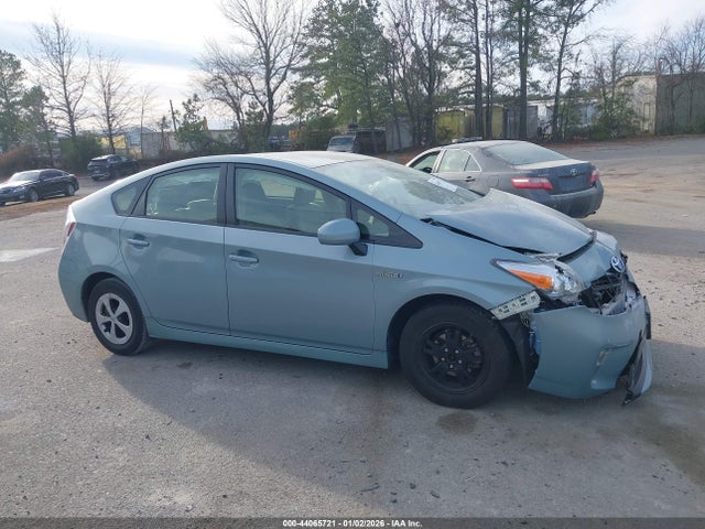 Toyota Prius Three 2015 JTDKN3DU1F1913121 Image 13