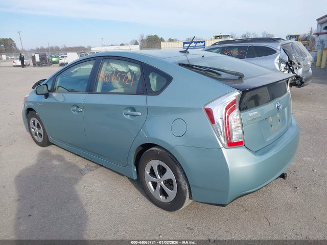 Toyota Prius Three 2015 JTDKN3DU1F1913121 Image 3