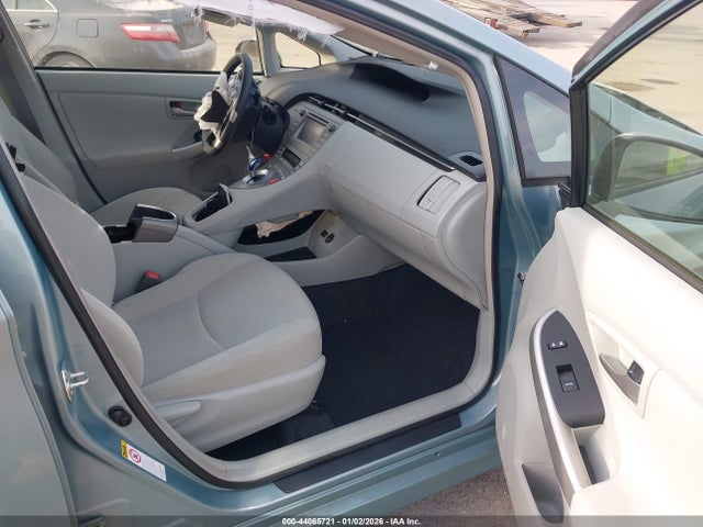 Toyota Prius Three 2015 JTDKN3DU1F1913121 Image 5