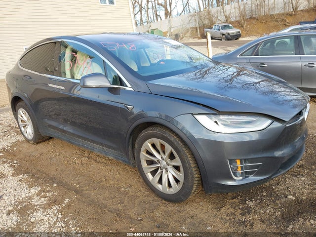 2018 TESLA MODEL X 5YJXCBE23JF111754 Photo 0