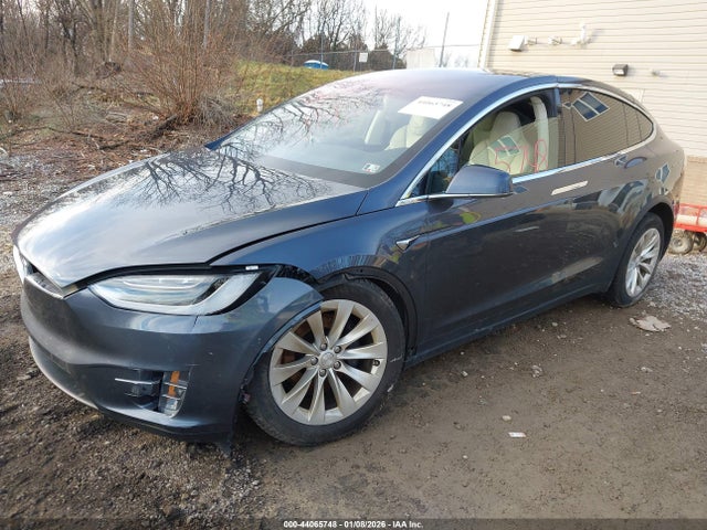 2018 TESLA MODEL X 5YJXCBE23JF111754 Photo 1