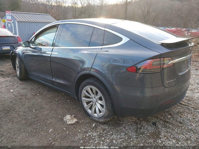 2018 TESLA MODEL X 5YJXCBE23JF111754 Photo 2