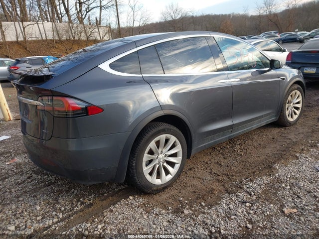2018 TESLA MODEL X 5YJXCBE23JF111754 Photo 3