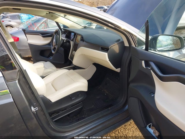 2018 TESLA MODEL X 5YJXCBE23JF111754 Photo 4