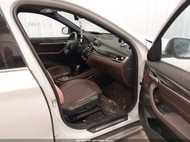 BMW X1 Xdrive28i 2016 WBXHT3C30G5E47268 Image 5