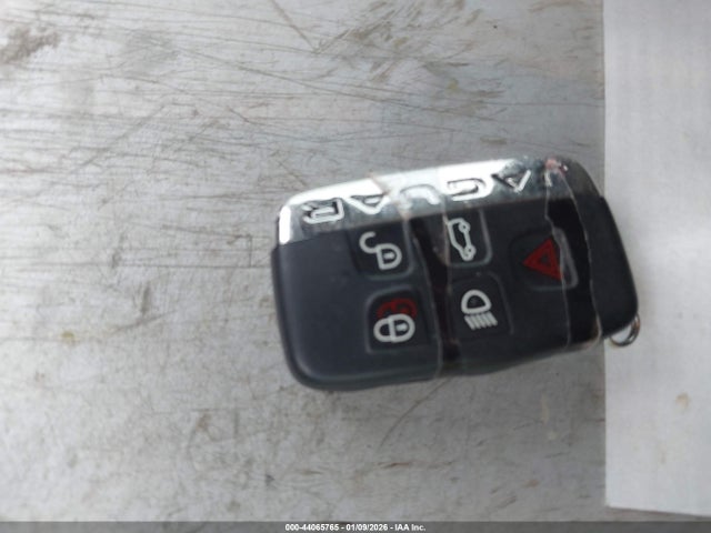 2017 JAGUAR F-PACE SADCJ2BV2HA075243 Photo 10