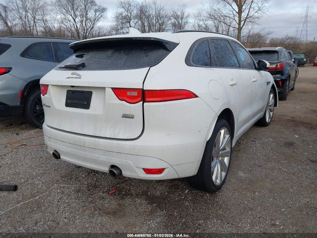 2017 JAGUAR F-PACE SADCJ2BV2HA075243 Photo 3