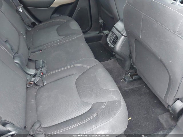 Продажа на аукционе авто 2017 Jeep Cherokee Latitude 4x4, vin: 1C4PJMCS1HD213804, номер лота: 44065778