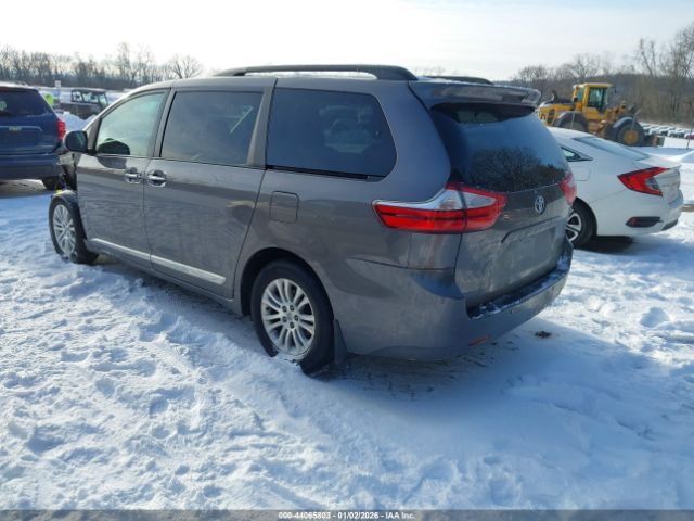 2016 TOYOTA SIENNA 5TDYK3DC5GS748804 Photo 2