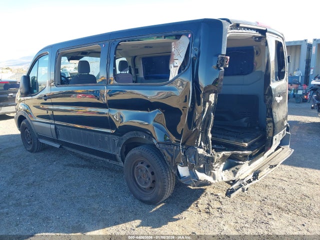 1FMZK1YM6HKA60729 Ford Transit-150 Xlt