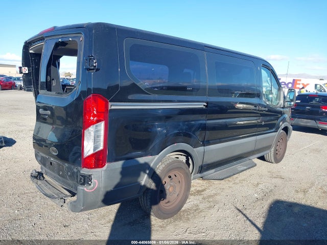 1FMZK1YM6HKA60729 Ford Transit-150 Xlt