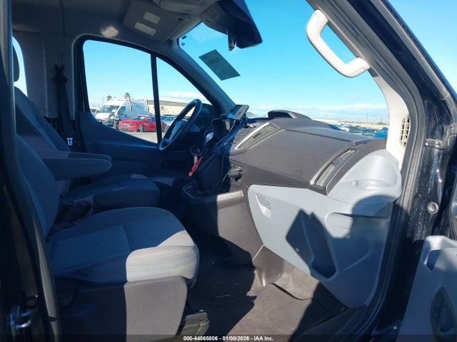 1FMZK1YM6HKA60729 Ford Transit-150 Xlt