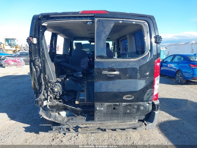 1FMZK1YM6HKA60729 Ford Transit-150 Xlt