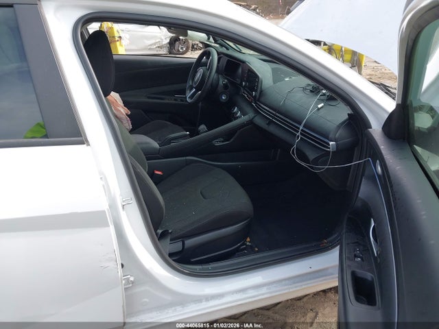 KMHLL4DGXSU859459 Hyundai ELANTRA SE